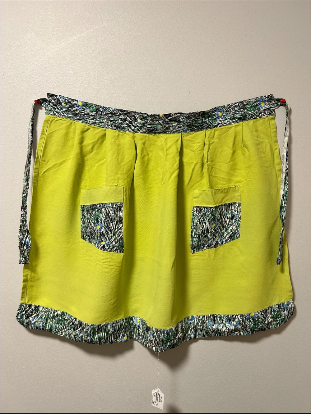 Bright Lime Women's Tie-Waist Apron with Patterned Trim